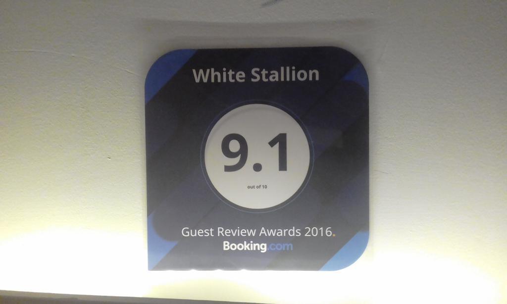 מליאהה White Stallion מראה חיצוני תמונה
